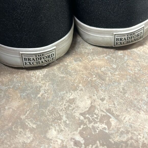 Bradford exchange Saint sneakers - Picture 4 of 4